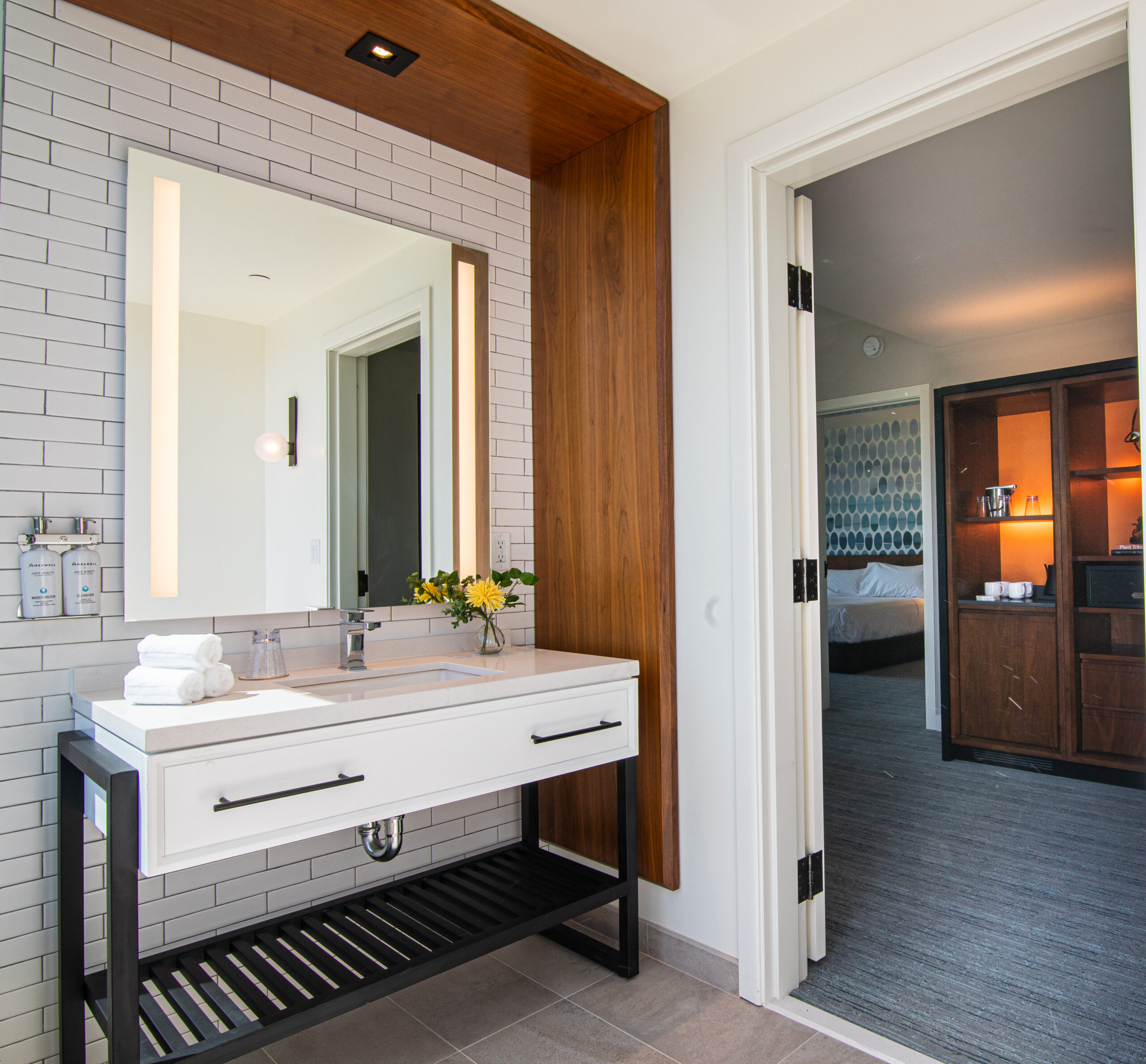 Arbor Suite 02